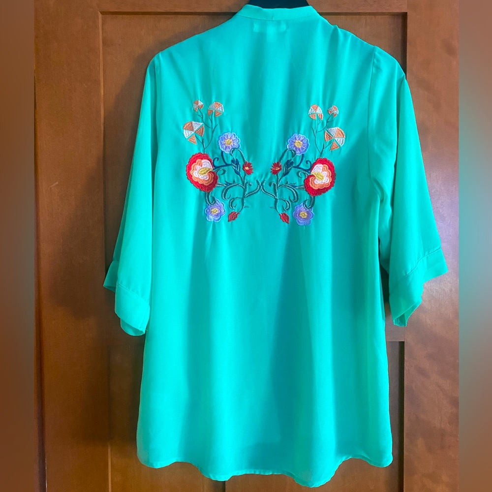 Women’s green floral kimono
